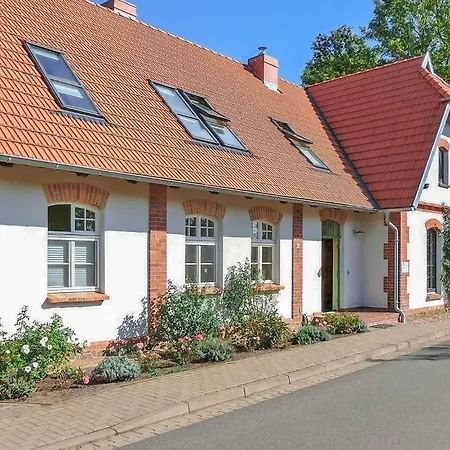 Ferienhaus Hohen Demzin Casa de Férias *